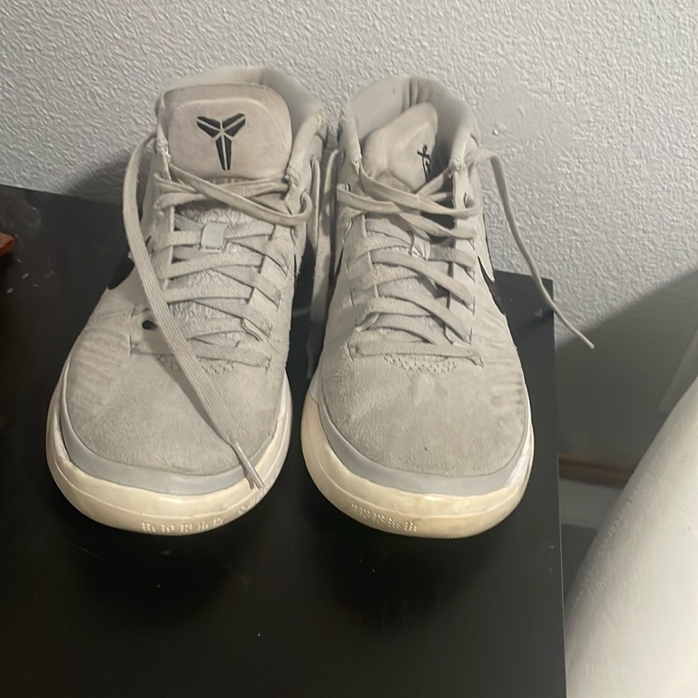 Nike women basketball shoes